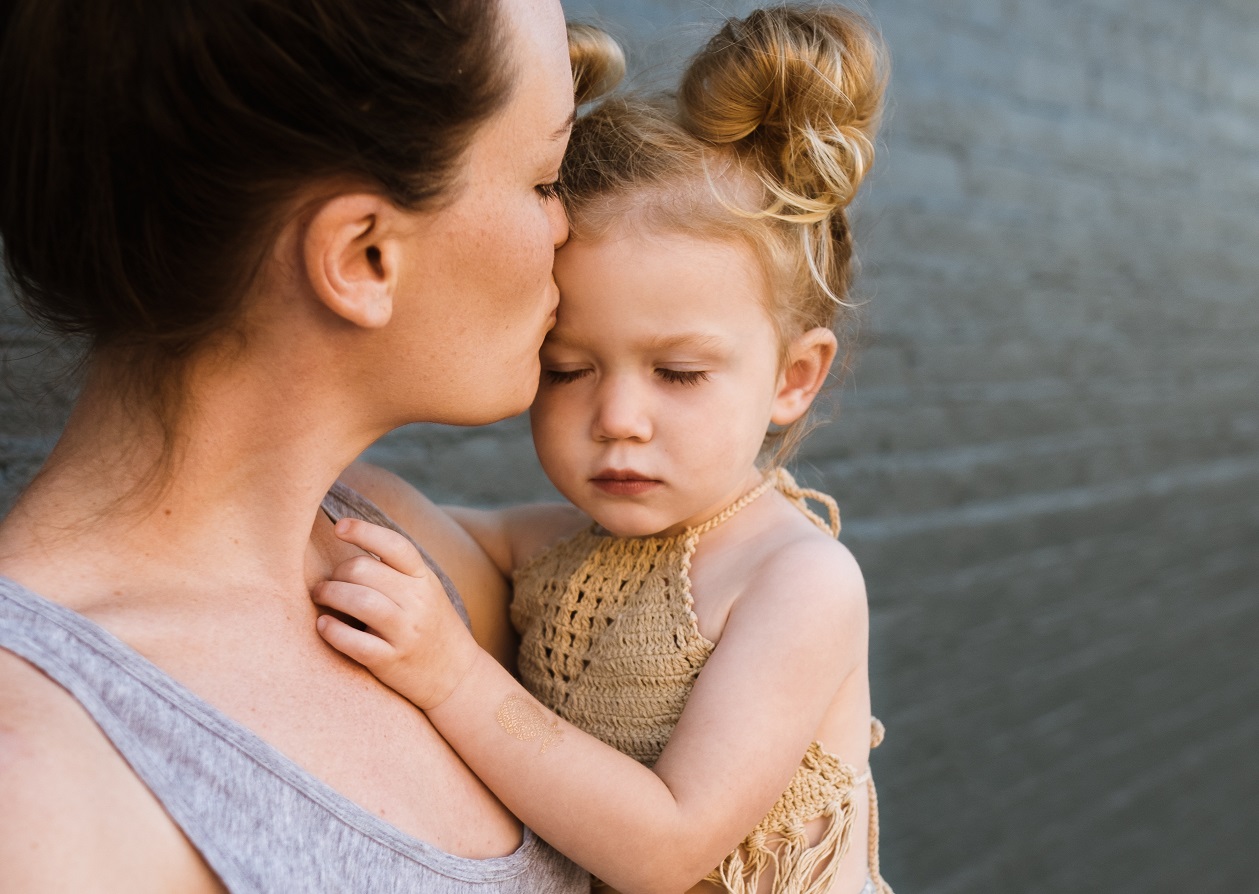 mom and daughter