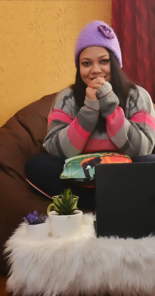 Momspreso , Women sitting on a couch